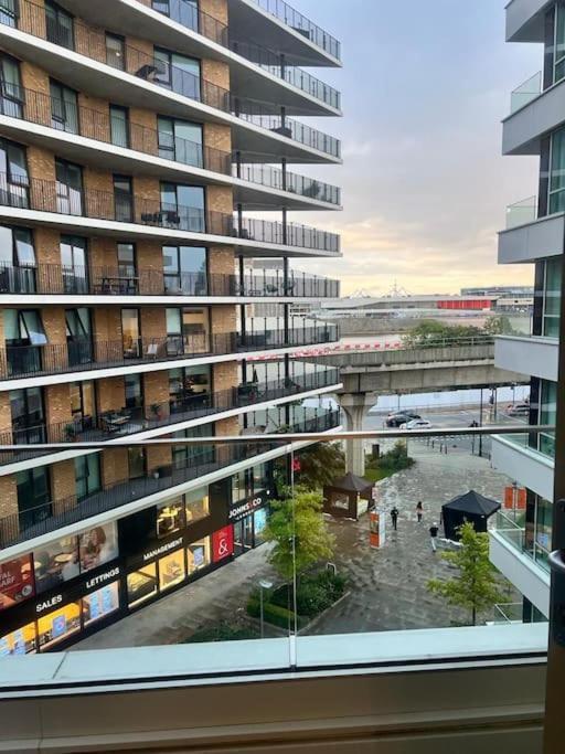 Stylish Apartment Docklands Londres Extérieur photo